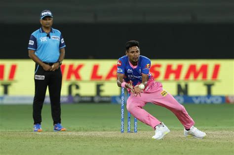 Mustafizur Rahman Picks Up A Return Catch ESPNcricinfo