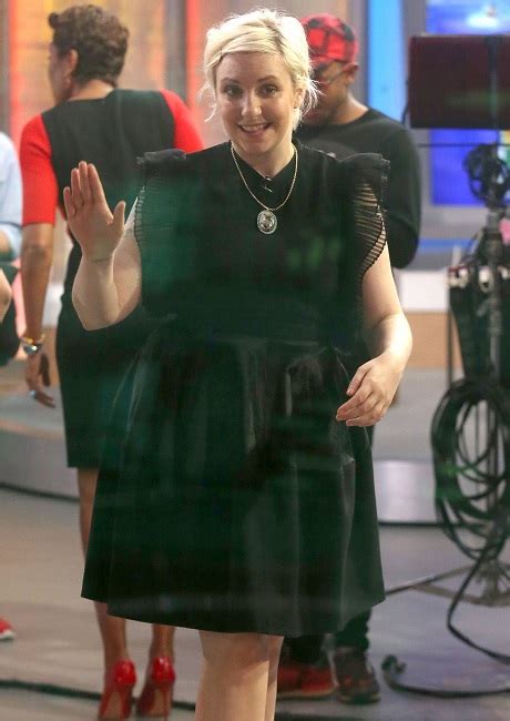 Lena Dunham Visits "Good Morning America" | Celeb Dirty Laundry