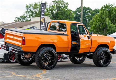 1978 Dodge D150 With 24x14 76 Hardrock Affliction And 37135r24 Venom