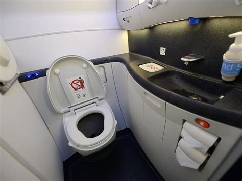 Can You Use the Bathroom on a Plane Before It Takes Off? - PostureInfoHub