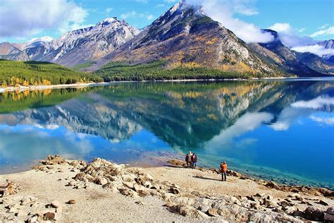 Lake Minnewanka - WorldAtlas