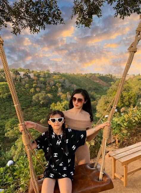 Sau năm gây bão MXH hot girl bánh tráng trộn Đà Lạt ngày càng sang chảnh khó nhận ra