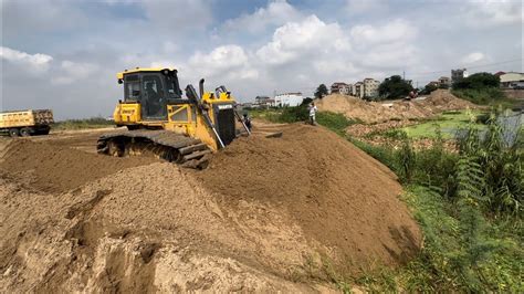 Fantastic Bulldozer Moving Sand Dozer Pushing Sand YouTube