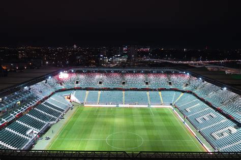 Artysta Z Poznania Na Stadionie Legii Namalowa Wymowne Graffiti