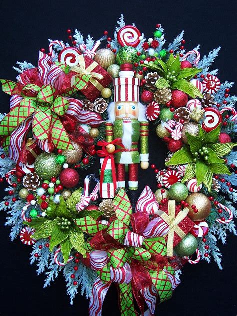 Lg. NUTCRACKER CHRISTMAS HOLIDAY Wreath