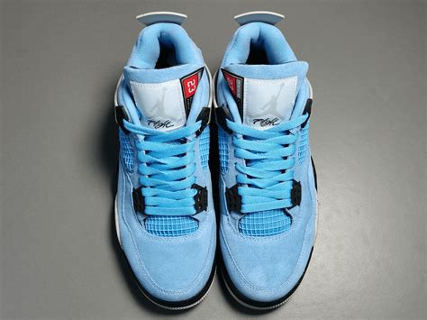 Jordan4 Retro “University Blue” – DKsneakers