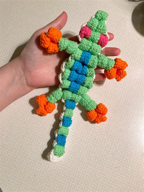 I crocheted a “90s bead lizard” ☺️ I totally used to make these when I ...