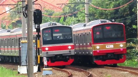 BEGINI SITUASI PERLINTASAN KERETA API STASIUN PONDOK CINA SAAT RAMAI