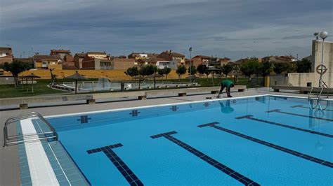 Huesca y Binéfar se adelantan al verano y abrirán este sábado sus