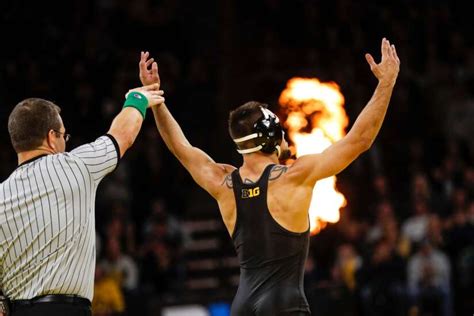 Bonus points lift Iowa over Iowa State in Cy-Hawk Series wrestling dual | The Gazette