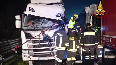 Autostrada A Ancora Una Vittima In Un Grave Incidente A Cessalto