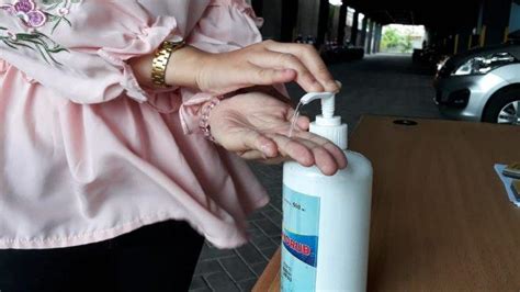 Cara Mudah Membuat Hand Sanitizer Lengkap Dengan Tips Menggunakannya