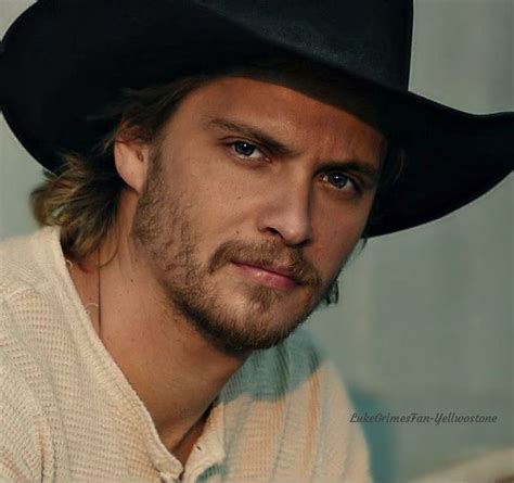 Luke Grimes As Kayce Dutton In Yellowstone Luke Grimes Grimes Luke