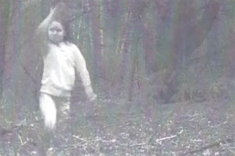 Creepy Pic Of ‘ghost Girl Freaks Out Small Town