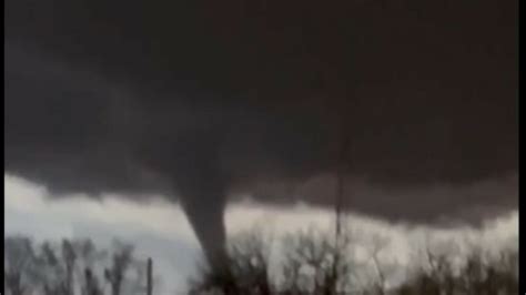 VIDEO Tornado protutnjao američkom državom Odmah potražite zaklon