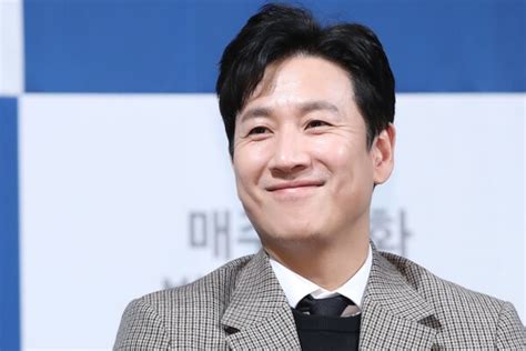 “이선균 간 업소 아가씨 Oo 여대생” 가세연 발언학교 측 ‘법적 대응 검토