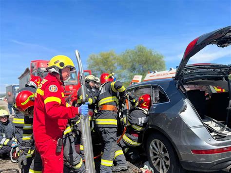 Foto Video Un Copil I Trei Adul I Implica I Ntr Un Grav Accident Pe