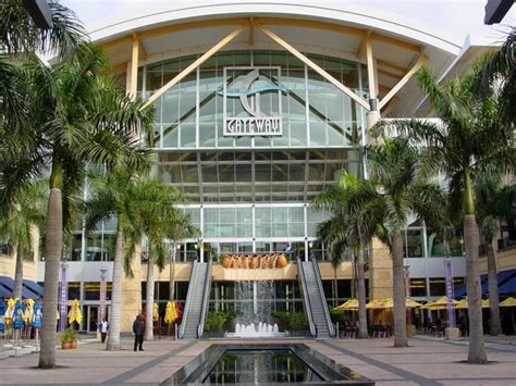 Gateway Theatre of Shopping Malls Review | A Unique Shopping Mall