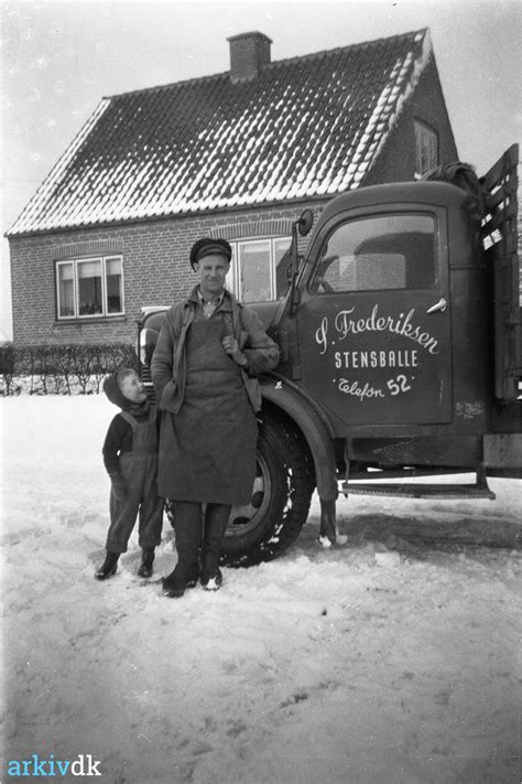 arkiv dk Vognmand Svend Aage Frederiksen og sønnen Svend Erik ca