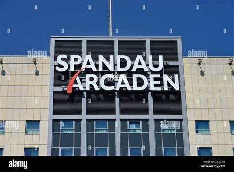 Spandau-Arcaden, Klosterstrasse, Spandau, Berlin, Deutschland Stock Photo - Alamy