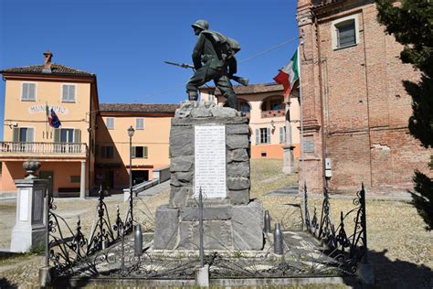 Monumento Ai Caduti Di Castelnuovo Calcea Pietre Della Memoria