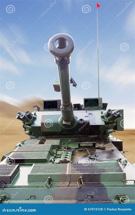 Grande Cannone Di Un Carro Armato Militare Fotografia Stock Immagine