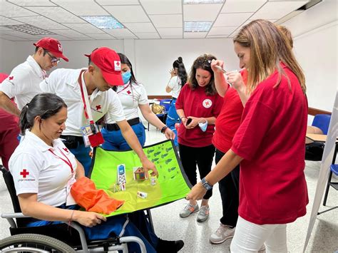 Cruzrojacol On Twitter Durante La Visita De Bayer A La Cruzrojands