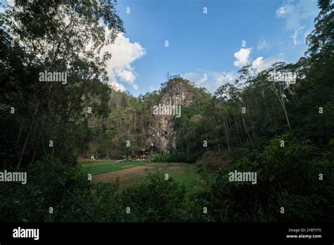 Toraja Burial Place Stock Photo Alamy