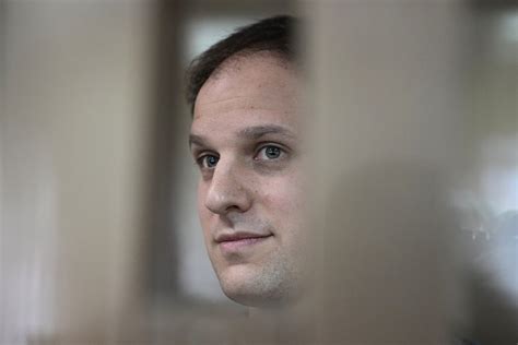 Russian Court Extends Wall Street Journal Reporter Detention Borneo