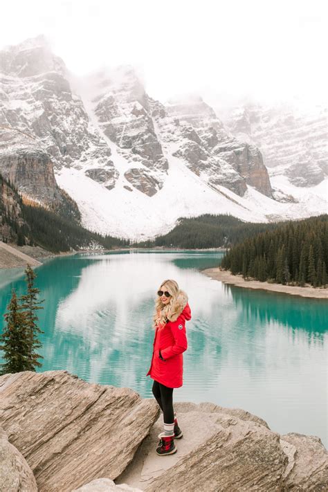 Moraine Lake Photography Tips - When & Where to Visit! - Pursuing Pretty