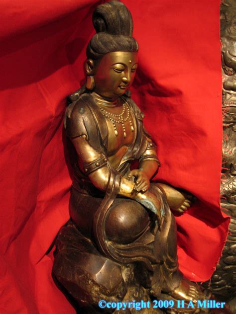 Chinese Bronze Kwan Yin Kuan Yin Goddess Of Mercy Statue Seated