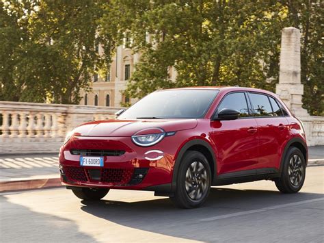 Fiat 600 Tutte Le Immagini Del Nuovo Suv Elettrico Il Sole 24 ORE