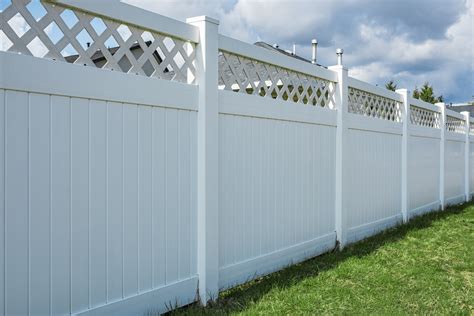 5 Best Woods For A Horizontal Fence Sturdy And Stylish