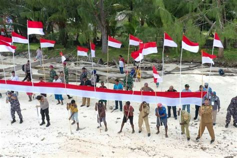 Bendera Merah Putih Sepanjang 77m Dibentangkan Di Pesisir Pulai Fani Papua Barat Jateng Live