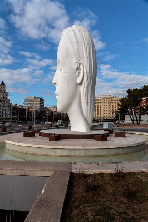 Modern Sculpture Titled Julia By Jaume Plensa Sune Located At The Plaza