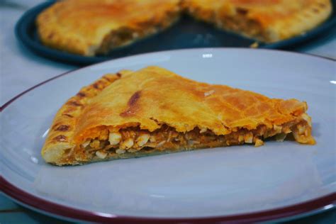 Empanada de atún fácil deliciosa y lista en minutos