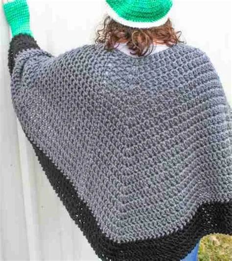 The Easy Poncho Simple And Quick To Make For Beginner Crocheters