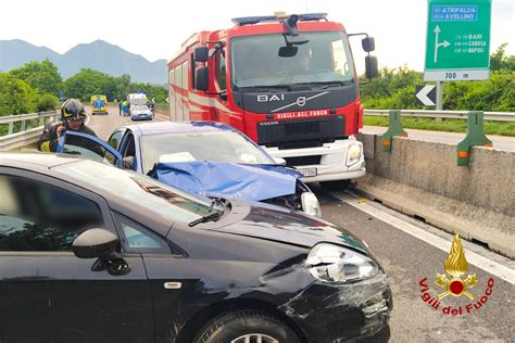 Positano Notizie Incidente Sul Raccordo Avellino Salerno Morta