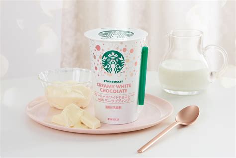 スタバ「クリーミーホワイトチョコレート With バニラプディング」ファミマ限定発売、白い冬をイメージしたなめらか食感のチルドカップ スターバックス 食品産業新聞社ニュースweb