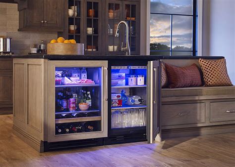 True Residential Tbc24rogb 24 Inch Undercounter Beverage Center With True Precision Control