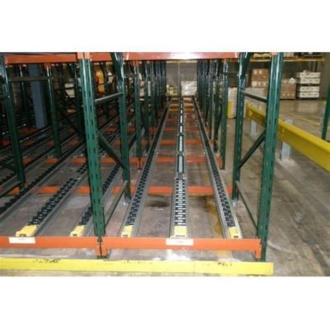 Gravity Flow Pallet Racking System, For Warehouse, Storage Capacity ...