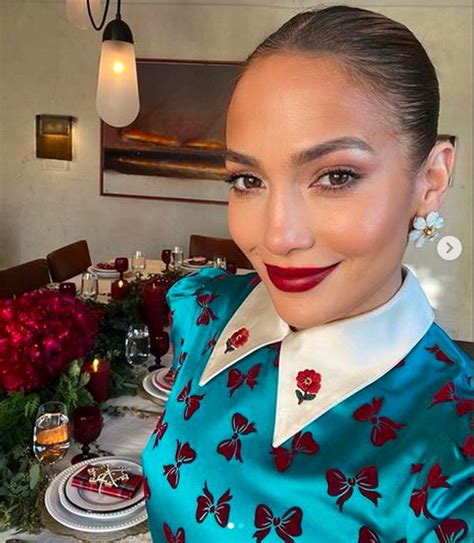 Jennifer Lopez Quebra Redes Sociais Ao Posar De Topless Aos 53 Anos