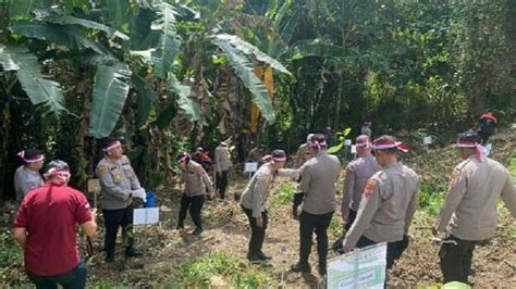 Peduli Lingkungan Polda Sulut Tanam Pohon Di Hutan Raya Gunung Tumpa