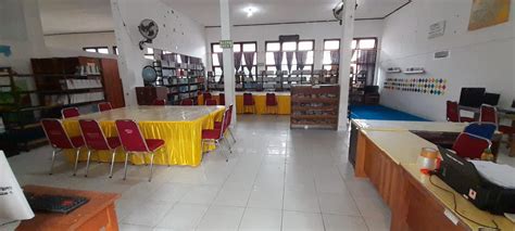 Ruang Dan Koleksi Buku Terbaru Perpustakaan SMK Negeri 4 Kendari SMKN