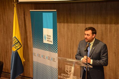 DEFENSA DE LA DEMOCRACIA EN AMÉRICA LATINA Universidad Sergio Arboleda