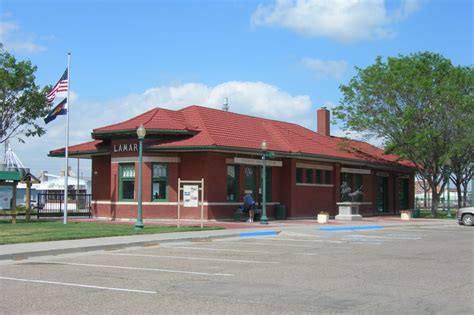 Lamar Train Depot. Photo: Jimmy Emerson, DVM