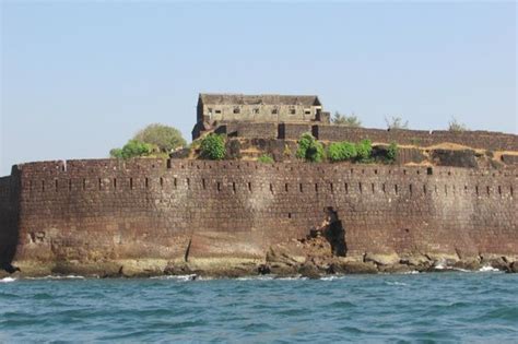 Vijaydurg Fort - Maharashtra Bhraman