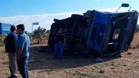 Choque Entre Camioneta Y Transporte De Personal Deja Lesionados En