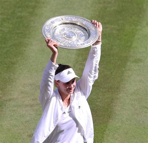 Kazakhstan S Rybakina Clinches Women S Singles Title At Wimbledon