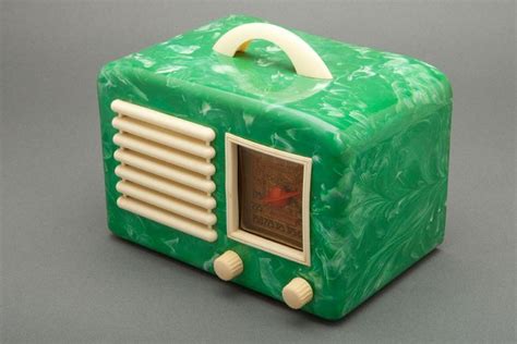 General Television Art Deco Marbled Green Ivory Bakelite Radio